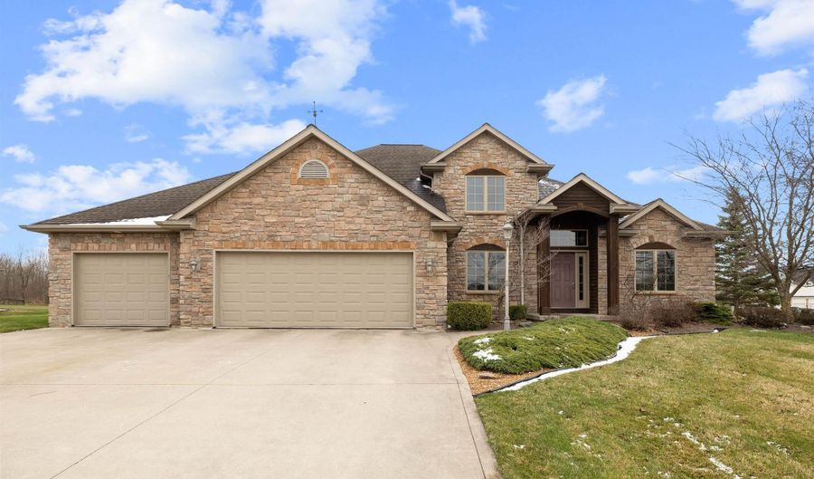 1201 Phaeton Way, Auburn, IN 46706 - 4 Beds, 4 Bath