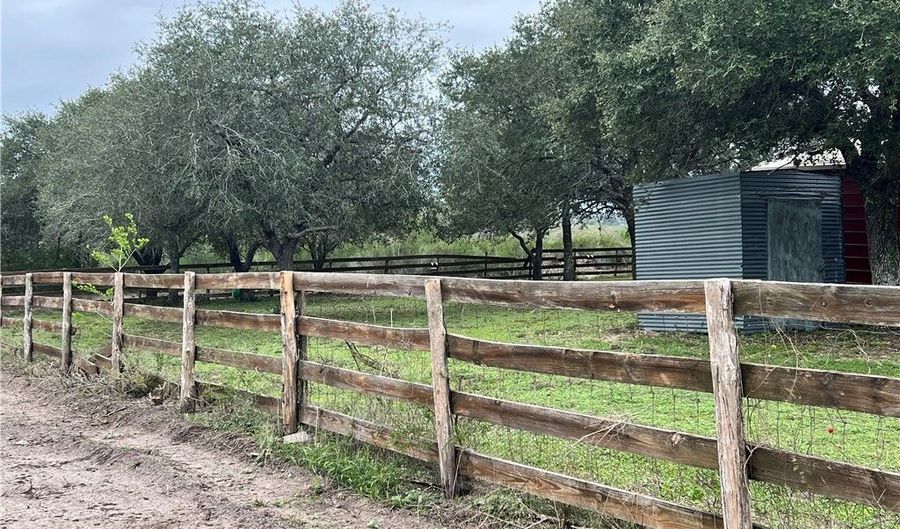 4149 Mineral Cemetery Rd, Beeville, TX 78102 - 3 Beds, 2 Bath