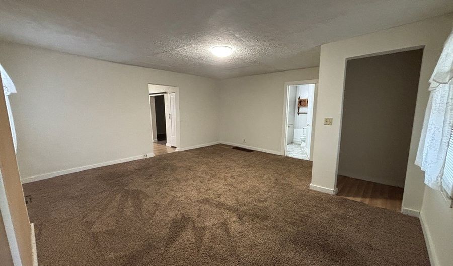 416-418 Carroll St, Ashland, OH 44805 - 0 Beds, 0 Bath