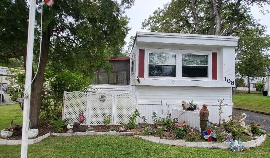 108 REDWOOD Dr, Barnegat, NJ 08005 - 2 Beds, 2 Bath