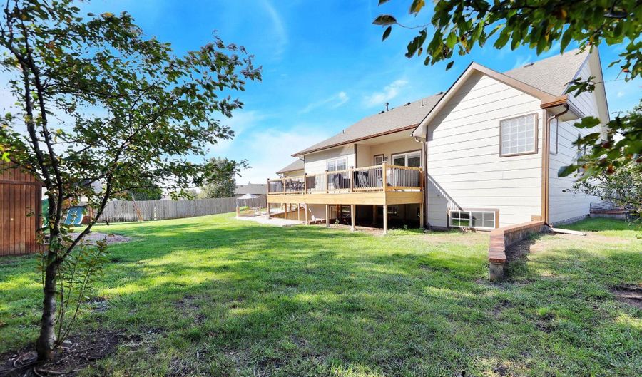 3100 Country Lane Dr, Augusta, KS 67010 - 5 Beds, 3 Bath