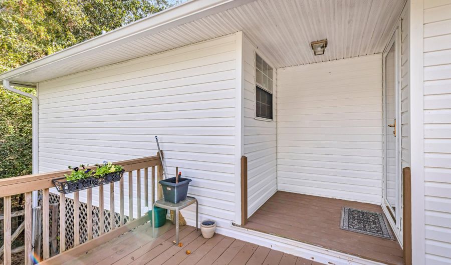 932 Bluff Rdg, Biloxi, MS 39532 - 3 Beds, 2 Bath