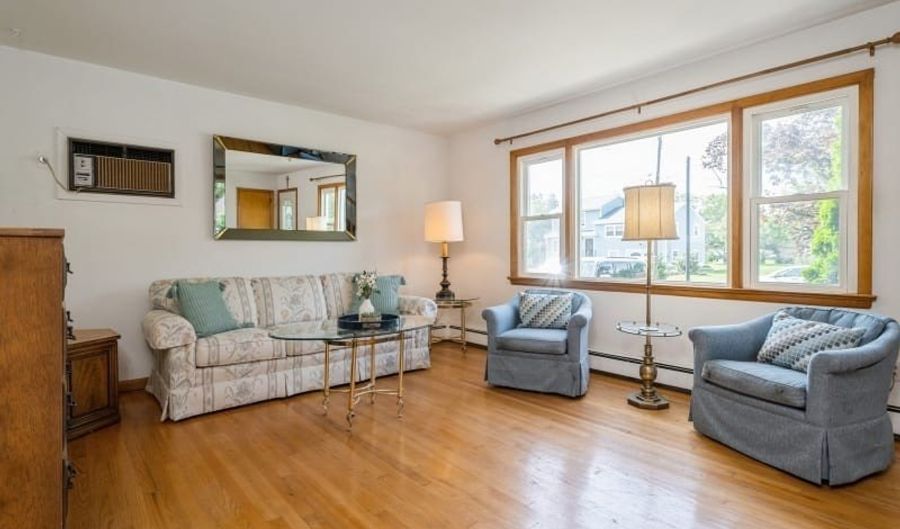 10 Springdale Gardens Rd, Andover, NJ 07821 - 4 Beds, 1 Bath