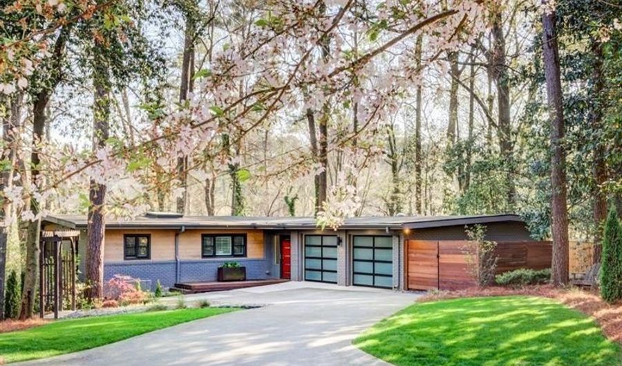 1921 Walthall Dr NW, Atlanta, GA 30318 - 4 Beds, 3 Bath