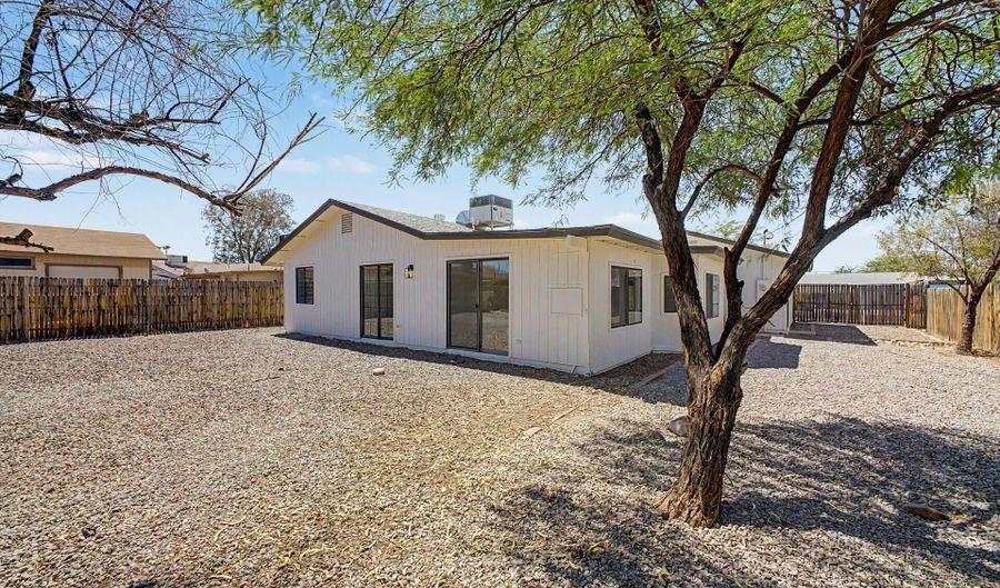 562 E HONDO Ave, Apache Junction, AZ 85119 - 3 Beds, 2 Bath