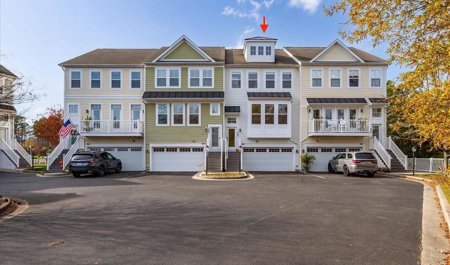 10900 HOLYSTONE Ln 503, Berlin, MD 21811 - 3 Beds, 4 Bath