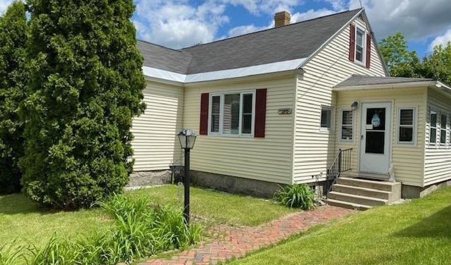 800 Fifth Ave, Berlin, NH 03570 - 4 Beds, 1 Bath