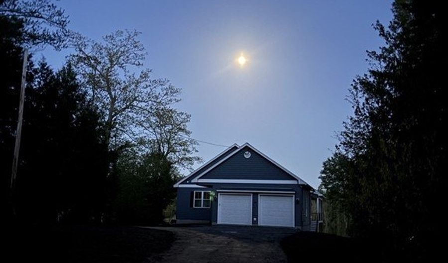74 Lakeshore Dr, Ashburnham, MA 01430 - 2 Beds, 3 Bath