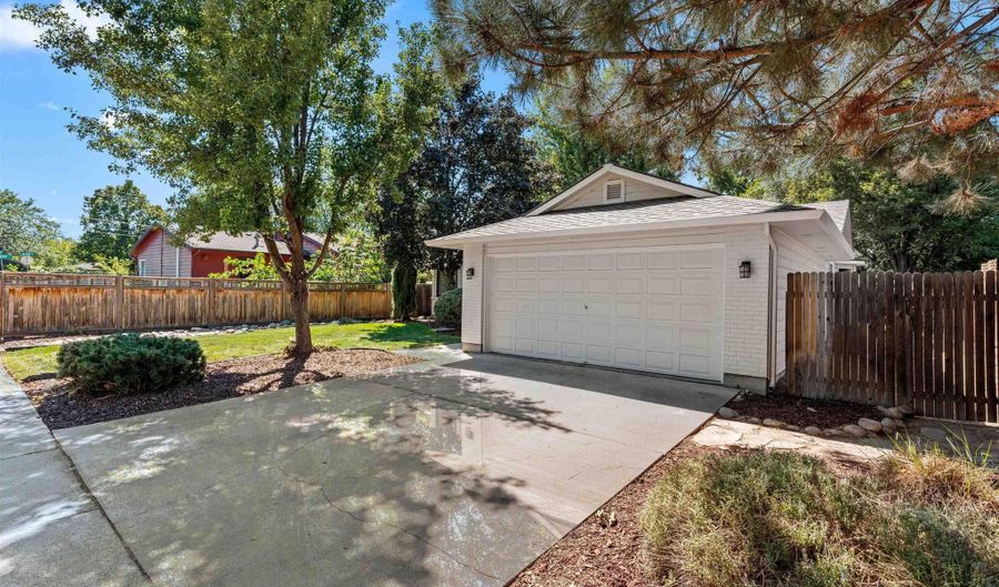 2989 S Cantrell Ave, Boise, ID 83706 - 3 Beds, 2 Bath
