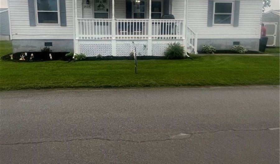 1414 Chestnut St St, Alden, NY 14004 - 3 Beds, 2 Bath