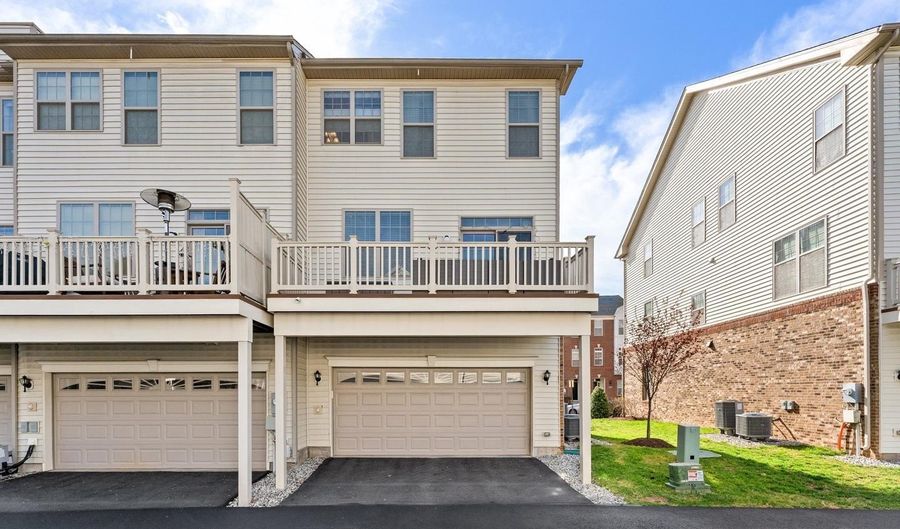 22472 CAMBRIDGEPORT Sq, Ashburn, VA 20148 - 4 Beds, 4 Bath