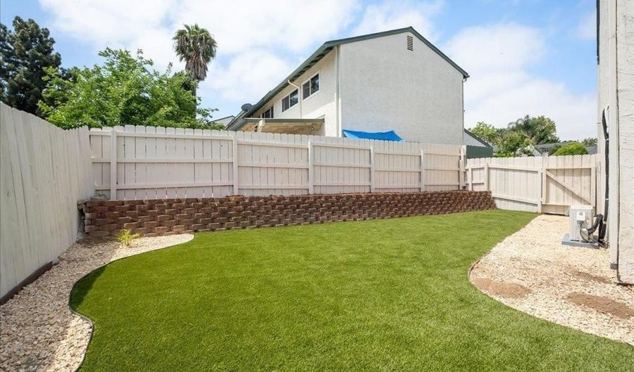 2039 Terracina Cir, Spring Valley, CA 91977 - 3 Beds, 3 Bath