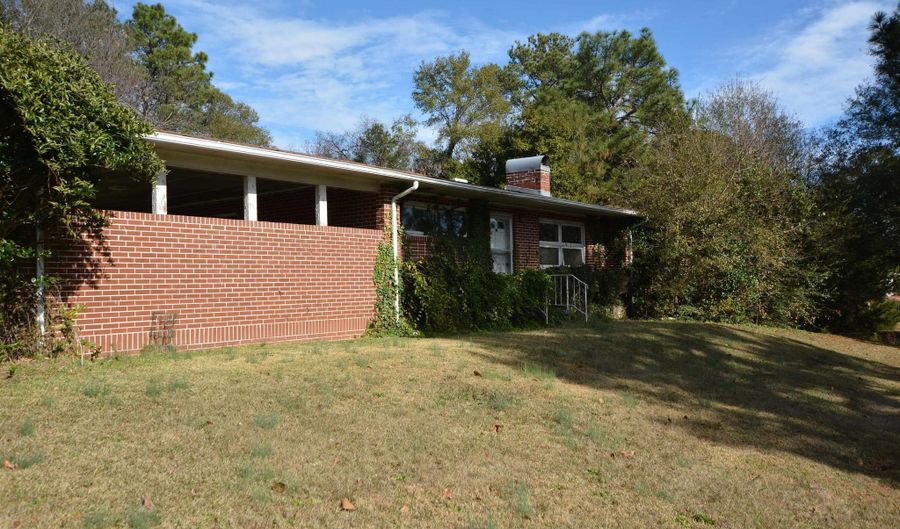 729 MAXANNA Dr, Anniston, AL 36206 - 3 Beds, 2 Bath