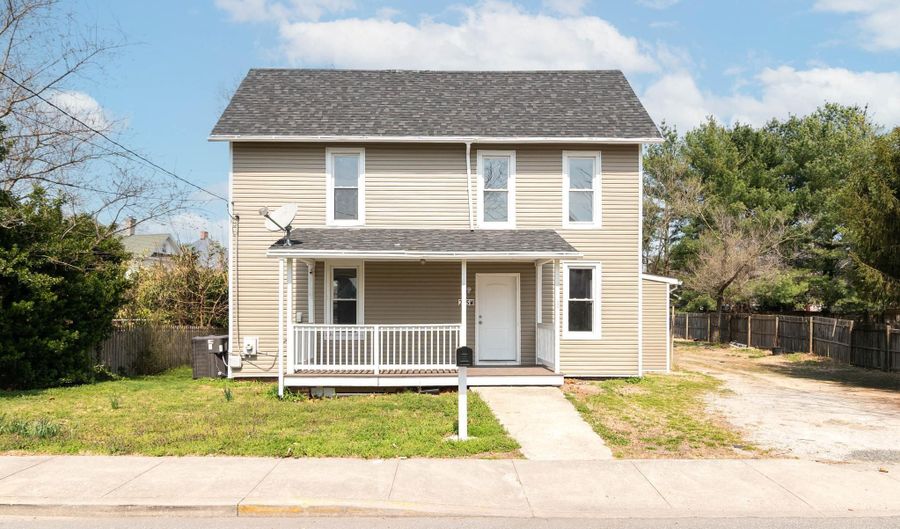 235 W 10 St, Laurel, DE 19956 - 5 Beds, 3 Bath