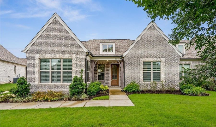 8742 BEDFORDSHIRE Dr, Bartlett, TN 38133 - 3 Beds, 2 Bath