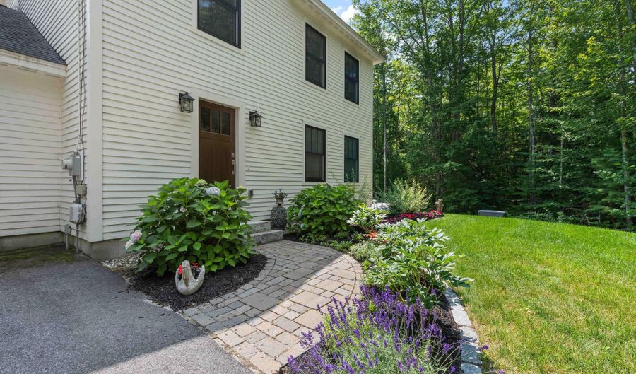 49 Hadlock Rd, Falmouth, ME 04105 - 3 Beds, 3 Bath