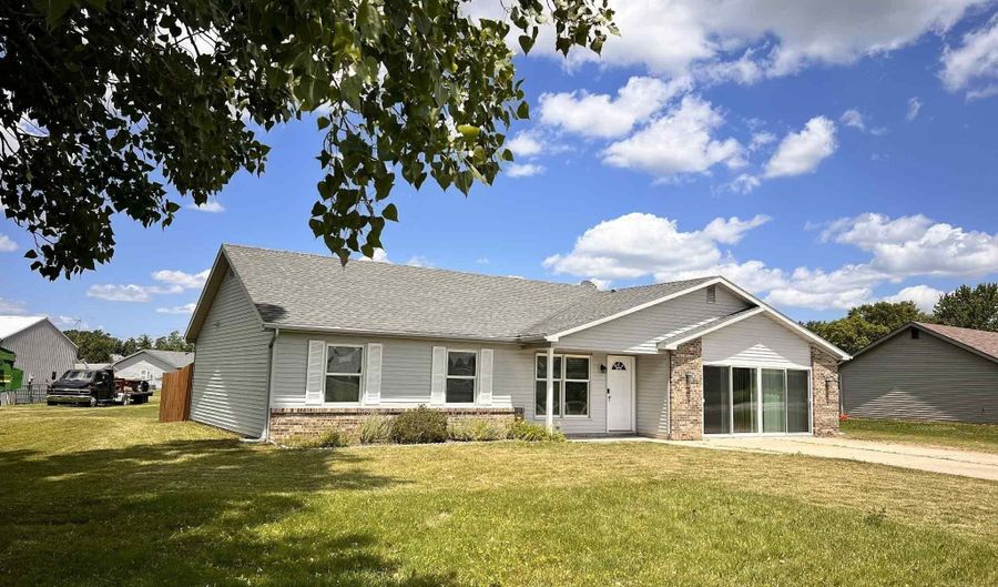 3563 County Road 40A, Auburn, IN 46706 - 3 Beds, 2 Bath
