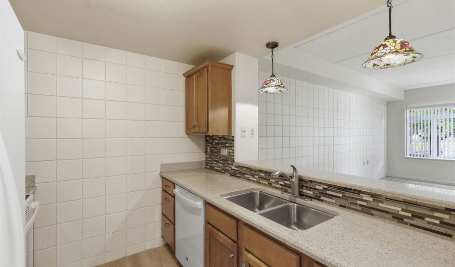 400 N RICHMOND St 103, Appleton, WI 54914 - 2 Beds, 2 Bath