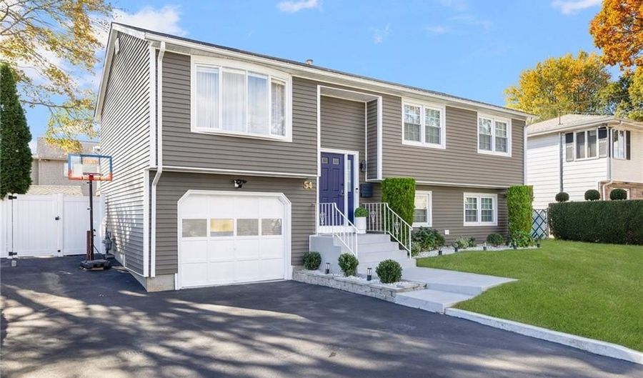 54 Salem Ave, Cranston, RI 02920 - 3 Beds, 2 Bath