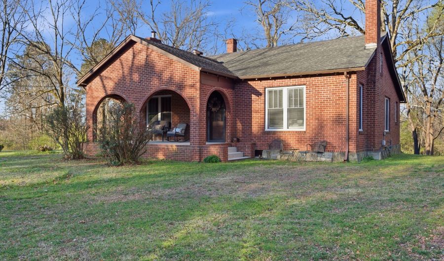 755 Gainesville Hwy, Alto, GA 30510 - 3 Beds, 1 Bath