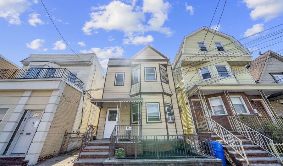 374 AVENUE C, Bayonne, NJ 07002 - 4 Beds, 3 Bath