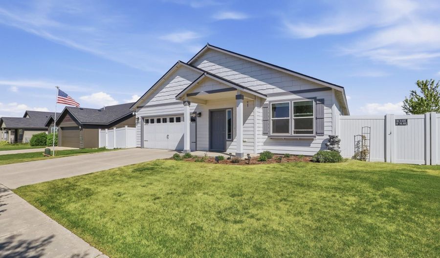 12802 W 1st Ave, Airway Heights, WA 99001 - 3 Beds, 2 Bath
