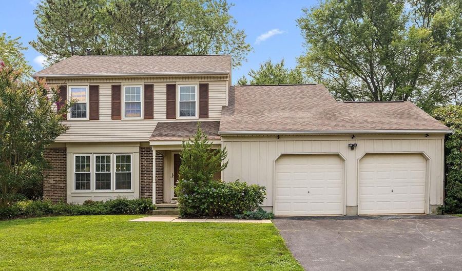 8 SIGNAL HILL Dr, Hockessin, DE 19707 - 3 Beds, 3 Bath