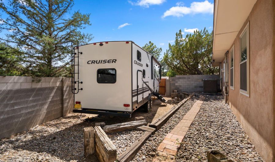 5208 Russell Dr NW, Albuquerque, NM 87114 - 3 Beds, 2 Bath