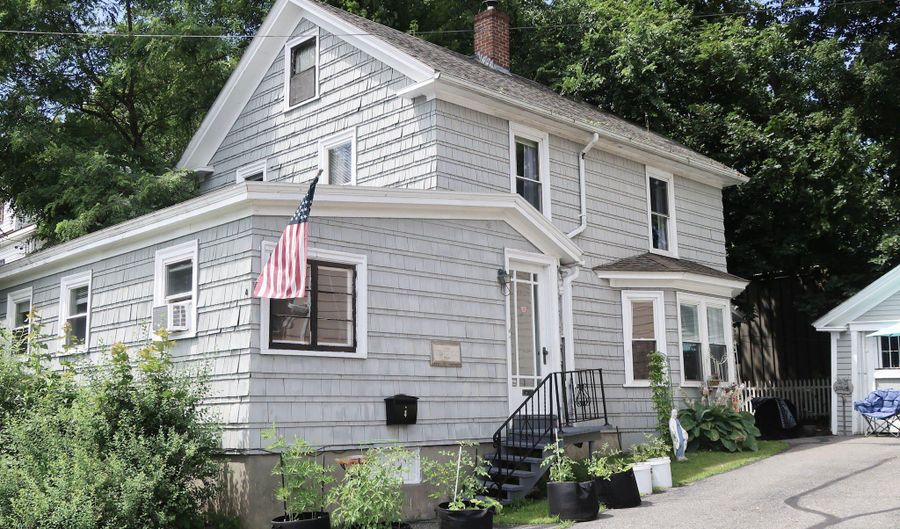 4 Amherst St, Augusta, ME 04330 - 4 Beds, 2 Bath