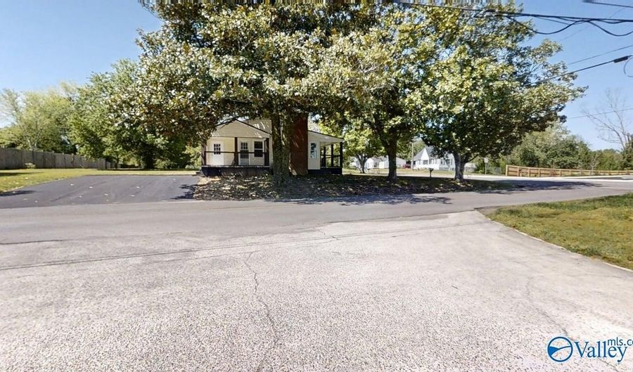 924 Guntersville Rd, Arab, AL 35016 - 3 Beds, 2 Bath