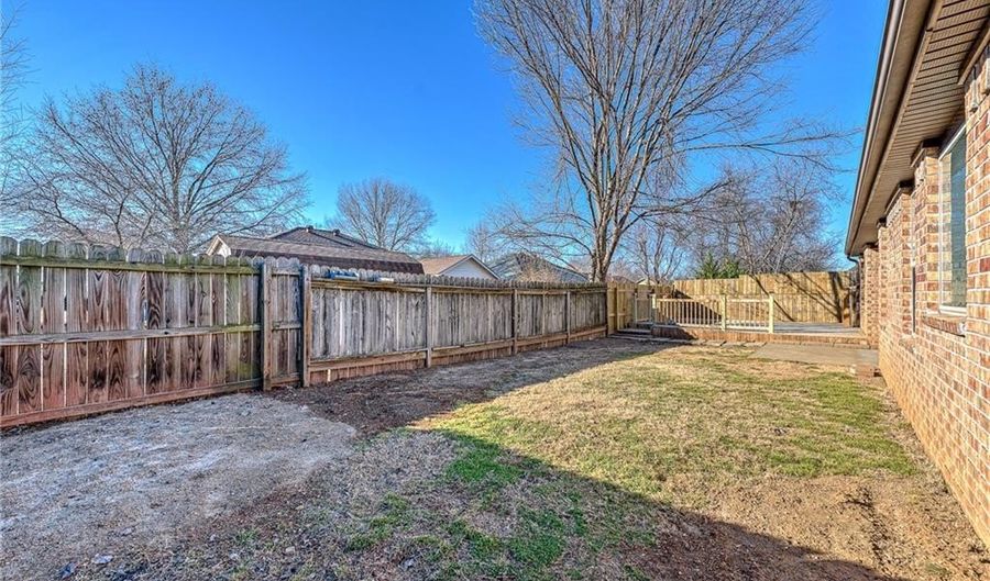 103 NE Chicory Ln, Bentonville, AR 72712 - 4 Beds, 2 Bath