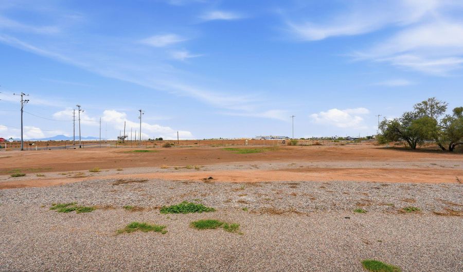 1631 S TREKELL Rd, Casa Grande, AZ 85193 - 1 Beds, 1 Bath