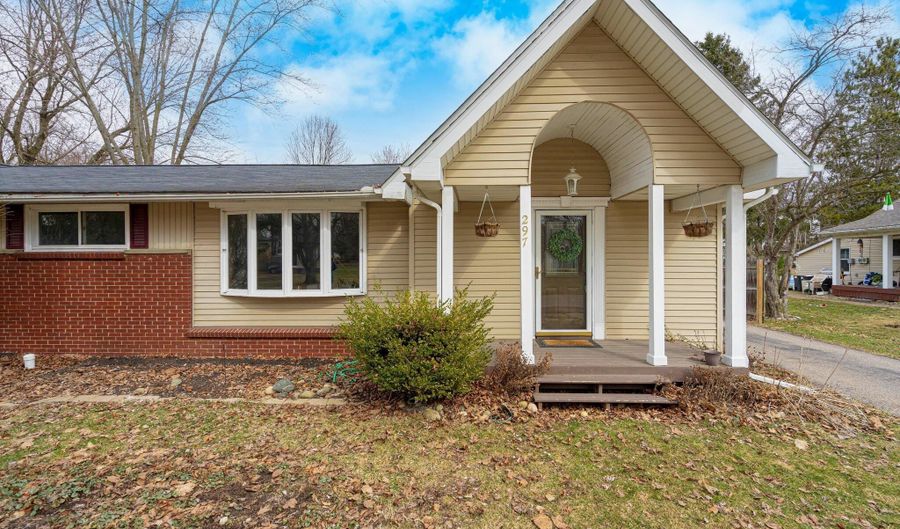 297 E Washington St, Almont, MI 48003 - 4 Beds, 2 Bath
