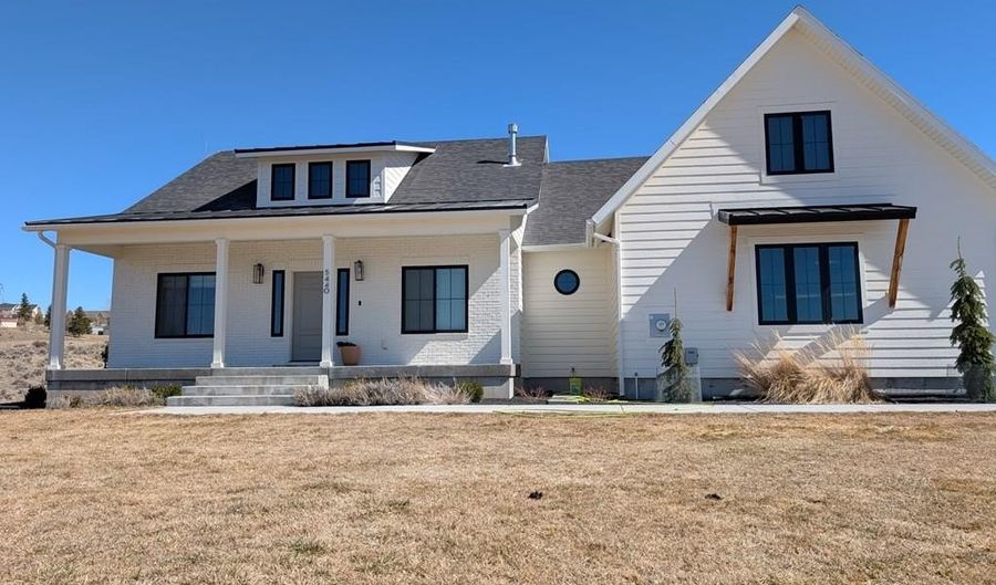 5440 E Rio Seco Dr, Ammon, ID 83406 - 6 Beds, 3 Bath
