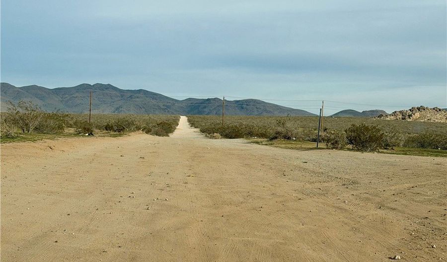 19299 Via Vis, Apple Valley, CA 92307 - 0 Beds, 0 Bath