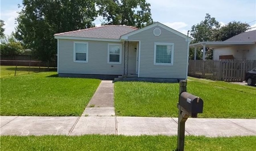 7214 ANNE St, Arabi, LA 70032 - 3 Beds, 1 Bath