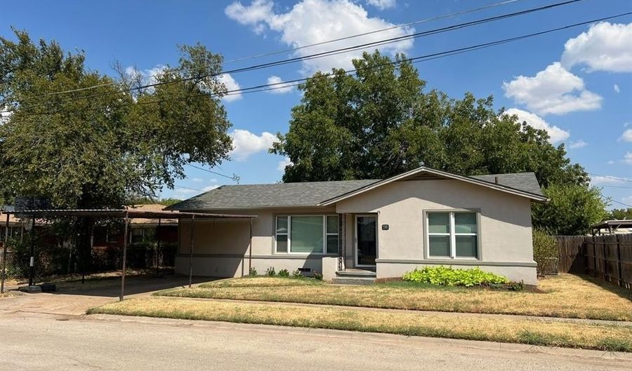 516 S Oak St, Archer City, TX 76351 - 3 Beds, 2 Bath