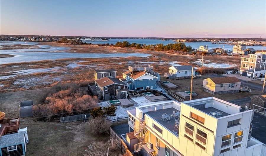 6 Macalder St, Narragansett, RI 02882 - 6 Beds, 4 Bath