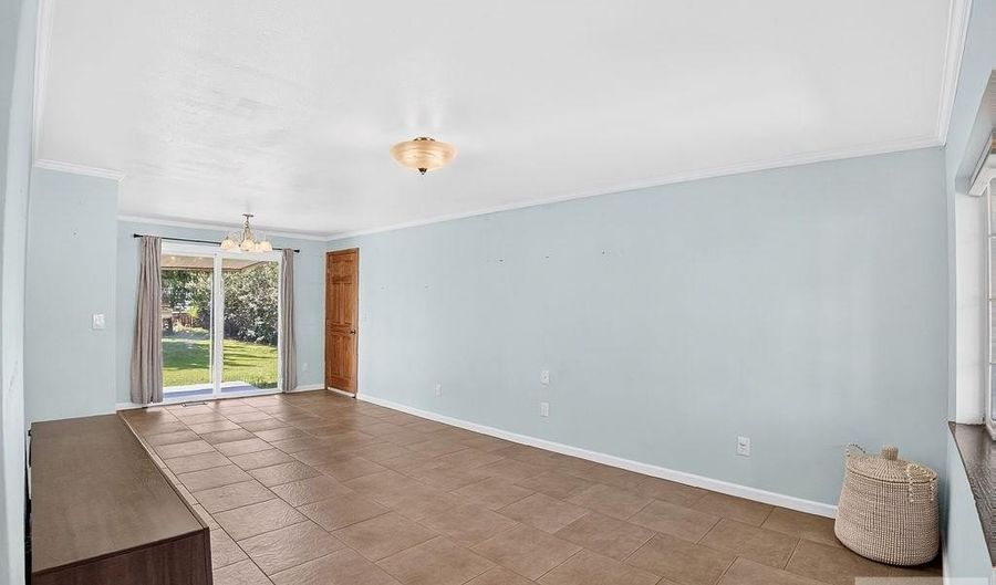 102 E Custer St, Aberdeen, ID 83210 - 4 Beds, 1 Bath