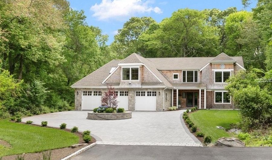 31 Wright Ln, Jamestown, RI 02835 - 4 Beds, 4 Bath