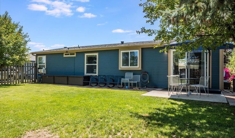 714 SUNRIDGE Dr, Cheyenne, WY 82007 - 3 Beds, 2 Bath