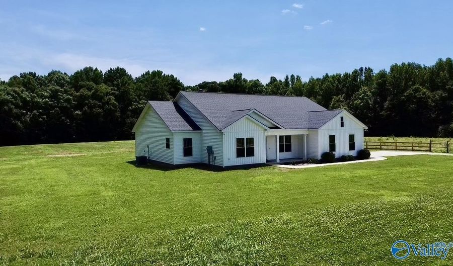 64 S Elliot Rd, Ardmore, TN 38449 - 4 Beds, 3 Bath