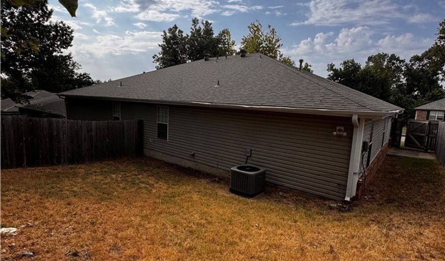 19 Holly Dr A, Bentonville, AR 72712 - 3 Beds, 2 Bath