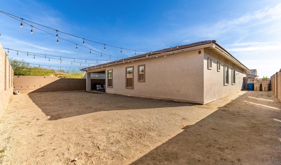 21124 W WINDSOR Ave, Buckeye, AZ 85396 - 5 Beds, 3 Bath