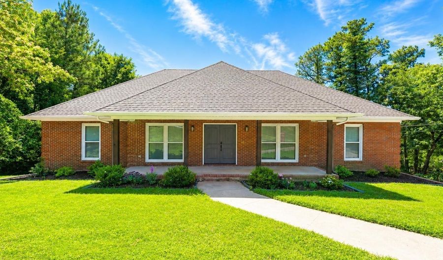 135 KINGSLEY Rd, Alabaster, AL 35007 - 4 Beds, 3 Bath