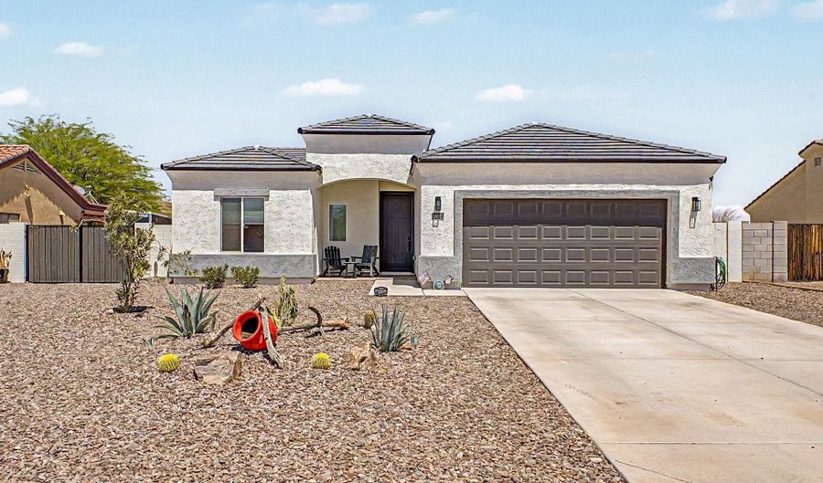 15901 S SAXON Rd, Arizona City, AZ 85123 - 3 Beds, 2 Bath