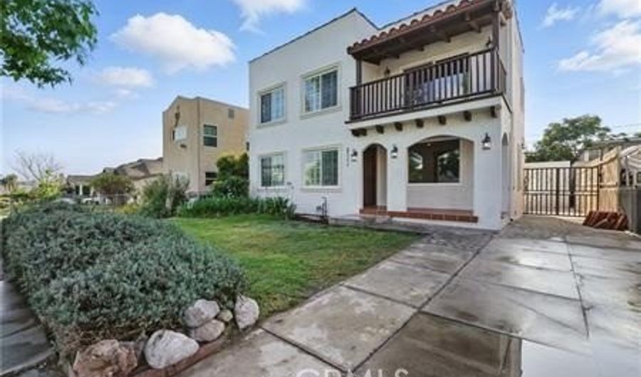 2111 S Bronson Ave, Los Angeles, CA 90018 - 5 Beds, 5 Bath