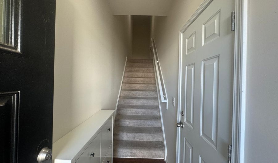 1026 Diamond Dove Ln, Apex, NC 27502 - 5 Beds, 4 Bath