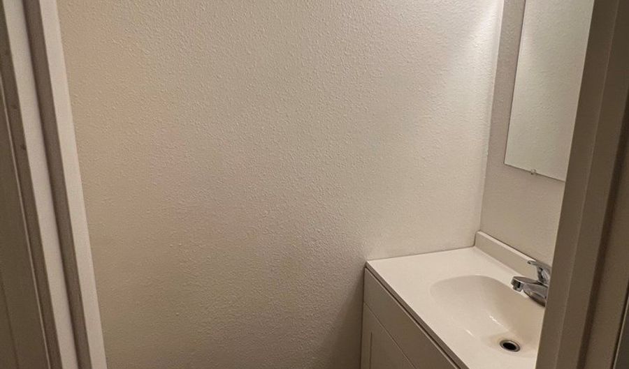 728 SW 7th Pl, Andrews, TX 79714 - 2 Beds, 2 Bath
