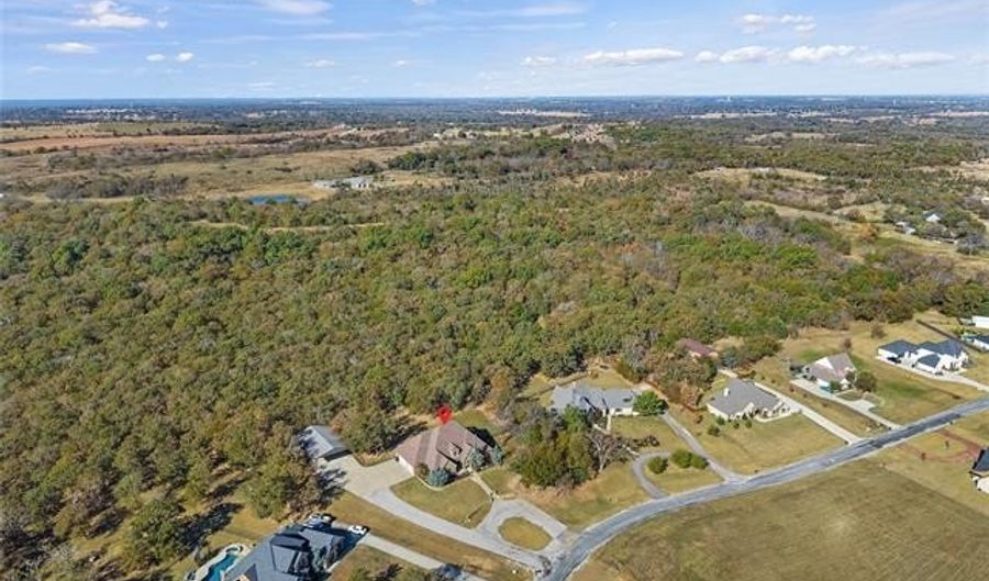 579 Chateau Bnd, Ardmore, OK 73401 - 4 Beds, 5 Bath